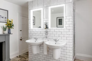 Holiday House Rental Bath Bathroom Double Sinks