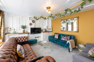 Holiday House Rental Bath Lounge