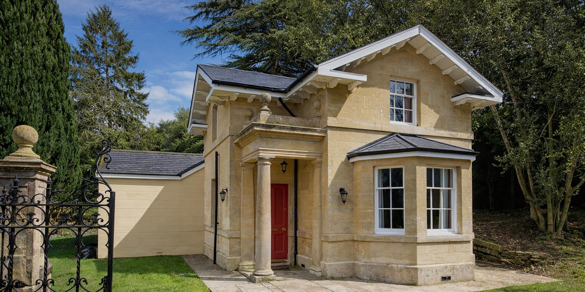 Lodge Cottage Rental Hartham Wiltshire Aspect Ratio 2000 1000